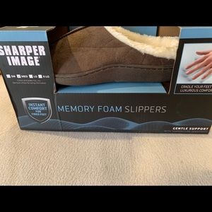 Sharper image men/women memory foam slippers
